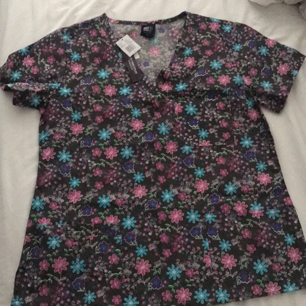 NWT Medgear Scrub Top